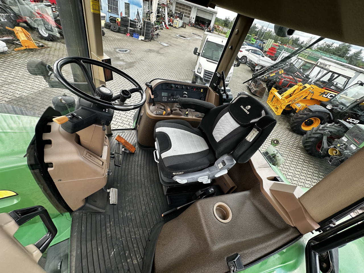 Leasing John Deere 7720 PowerQuad John Deere 7720 PowerQuad: gambar 6 Leasing John Deere 7720 PowerQuad John Deere 7720 PowerQuad: gambar 6