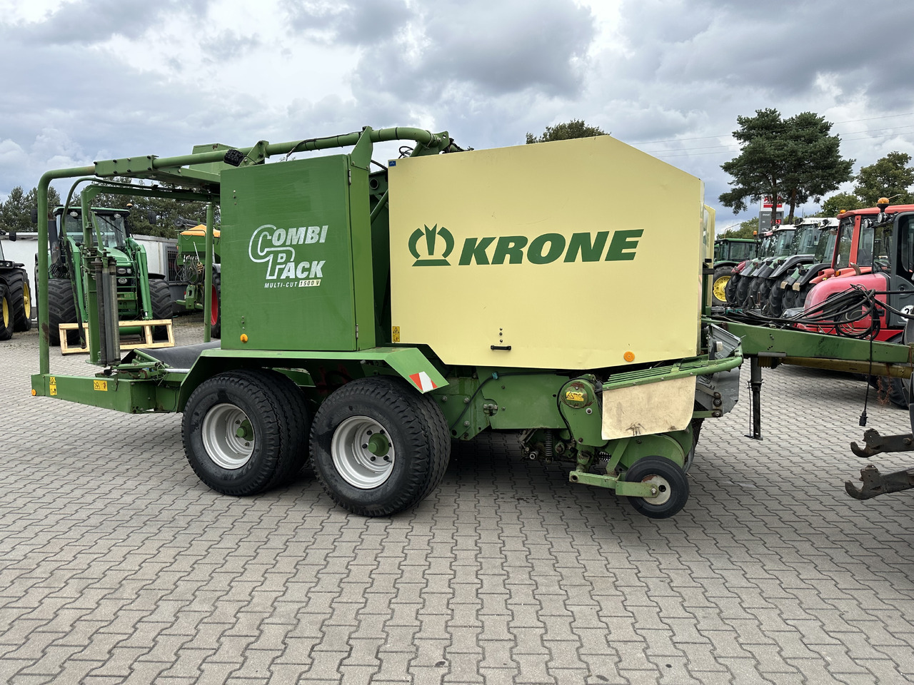 Krone COMBI PACK 1500 V MC - Baler bulat: gambar 2 Krone COMBI PACK 1500 V MC - Baler bulat: gambar 2
