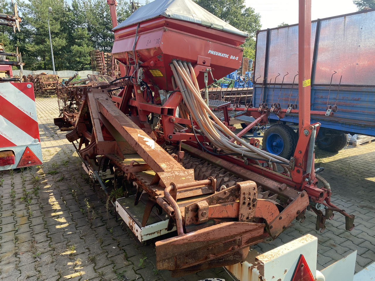 Kverneland ACCORD Pneumatic DA-S KUHN + Kuhn 4.50m - Menggabungkan bor benih: gambar 3 Kverneland ACCORD Pneumatic DA-S KUHN + Kuhn 4.50m - Menggabungkan bor benih: gambar 3