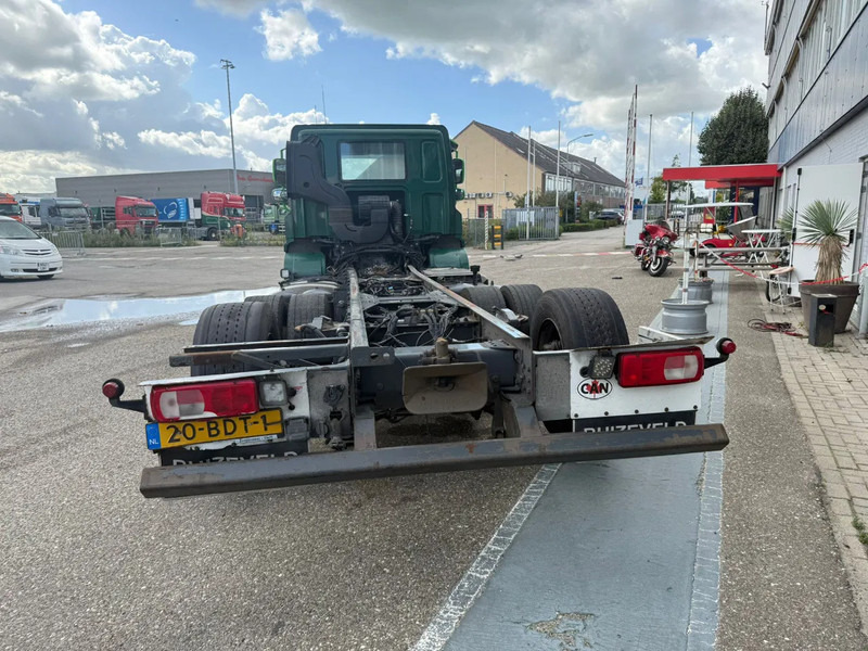 DAF CF 400 6X2 EURO 6 - ONLY 689.209 KM + STEERING AXLE - Truk sasis: gambar 4 DAF CF 400 6X2 EURO 6 - ONLY 689.209 KM + STEERING AXLE - Truk sasis: gambar 4
