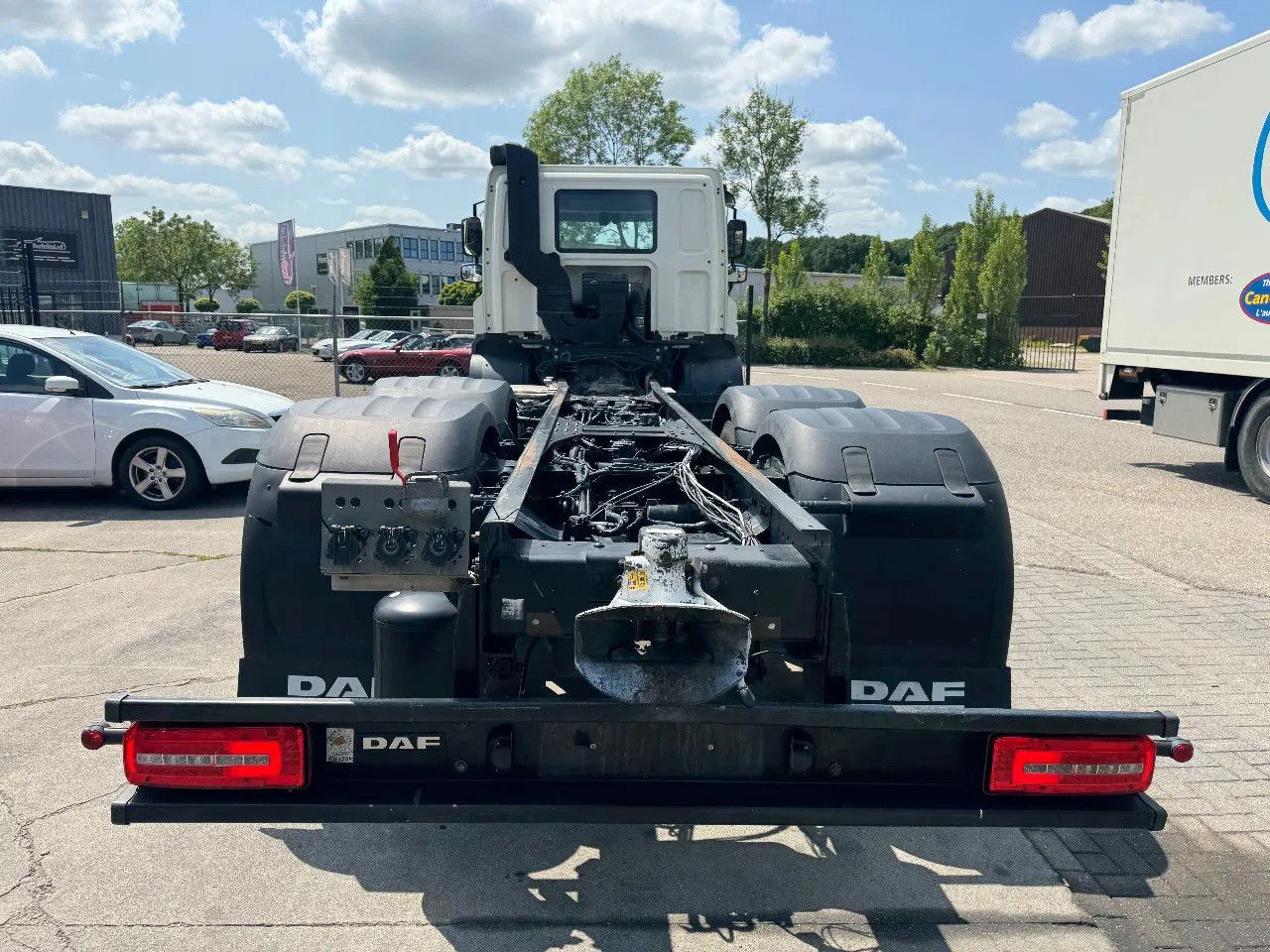 DAF CF 450 6X2 - EURO 6 + LIFT/STEERING AXLE - Truk sasis: gambar 5 DAF CF 450 6X2 - EURO 6 + LIFT/STEERING AXLE - Truk sasis: gambar 5