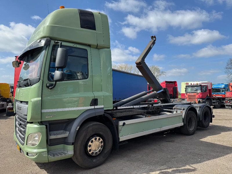 DAF CF 450 6X2 EURO 6 VDL 21T HOOK LIFTING AXLE - Hook lift: gambar 4 DAF CF 450 6X2 EURO 6 VDL 21T HOOK LIFTING AXLE - Hook lift: gambar 4