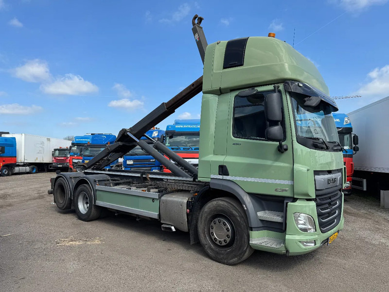 DAF CF 450 6X2 EURO 6 VDL 21T HOOK LIFTING AXLE - Hook lift: gambar 2 DAF CF 450 6X2 EURO 6 VDL 21T HOOK LIFTING AXLE - Hook lift: gambar 2
