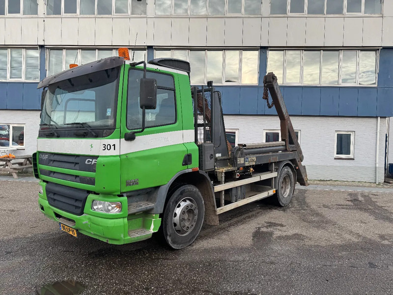 DAF CF 75.310 4X2 HYVALIFT SKIPLOADER MANUAL GEAR FULL STEEL - Truk skip loader: gambar 5 DAF CF 75.310 4X2 HYVALIFT SKIPLOADER MANUAL GEAR FULL STEEL - Truk skip loader: gambar 5