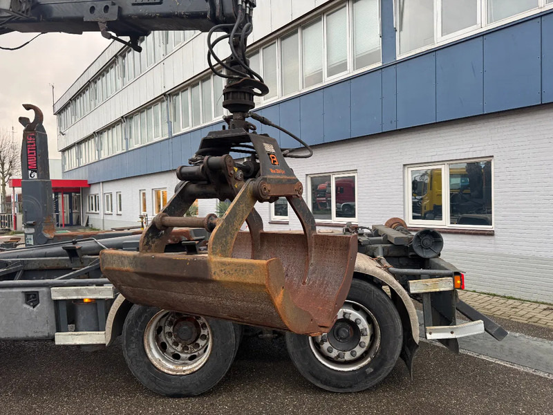 DAF CF 75.310 6X2 EURO 5 HMF 1244 Z2 + REMOTE + HIAB 17T HOOK - Hook lift, Truk derek: gambar 4 DAF CF 75.310 6X2 EURO 5 HMF 1244 Z2 + REMOTE + HIAB 17T HOOK - Hook lift, Truk derek: gambar 4