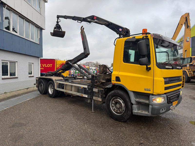 DAF CF 75.310 6X2 EURO 5 HMF 1244 Z2 + REMOTE + HIAB 17T HOOK - Hook lift, Truk derek: gambar 2 DAF CF 75.310 6X2 EURO 5 HMF 1244 Z2 + REMOTE + HIAB 17T HOOK - Hook lift, Truk derek: gambar 2