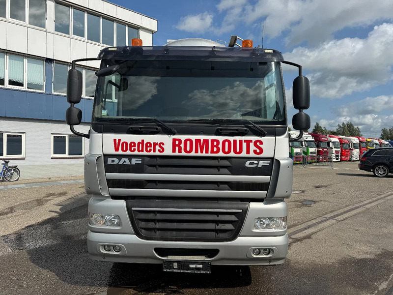 DAF CF 85.360 8X2 EURO 5 + TANK 32.700 LITER - LAMBRECHT - Truk tangki: gambar 2 DAF CF 85.360 8X2 EURO 5 + TANK 32.700 LITER - LAMBRECHT - Truk tangki: gambar 2