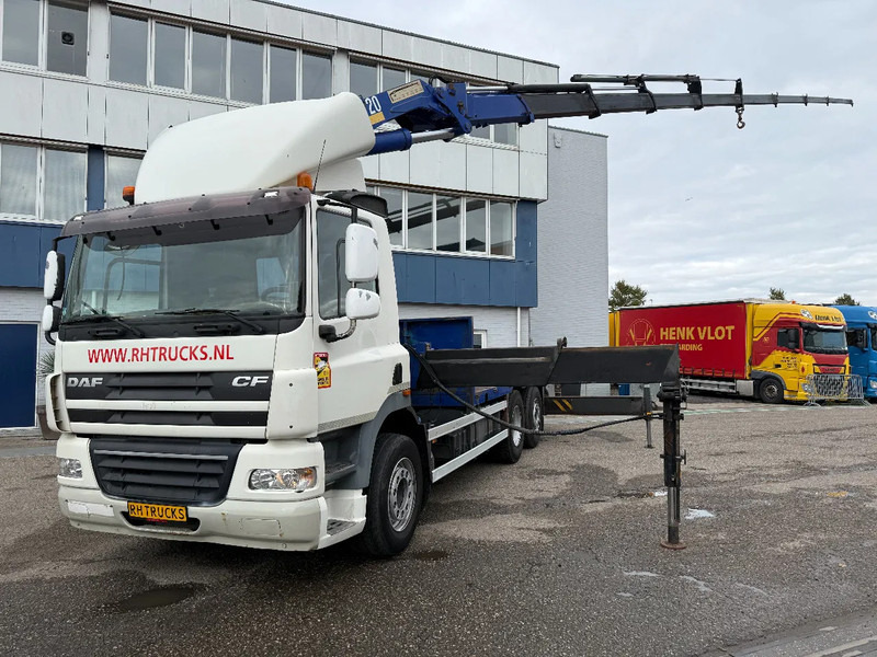 DAF CF 85 6X2 EURO 5 + HMF 37 TON/M + REMOTE CONTROL - Truk flatbed, Truk derek: gambar 2 DAF CF 85 6X2 EURO 5 + HMF 37 TON/M + REMOTE CONTROL - Truk flatbed, Truk derek: gambar 2