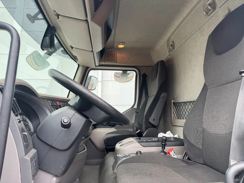 Truk box DAF LF 320 4X2 EURO 6 DHOLLANDIA LIFT BOX: gambar 14 Truk box DAF LF 320 4X2 EURO 6 DHOLLANDIA LIFT BOX: gambar 14