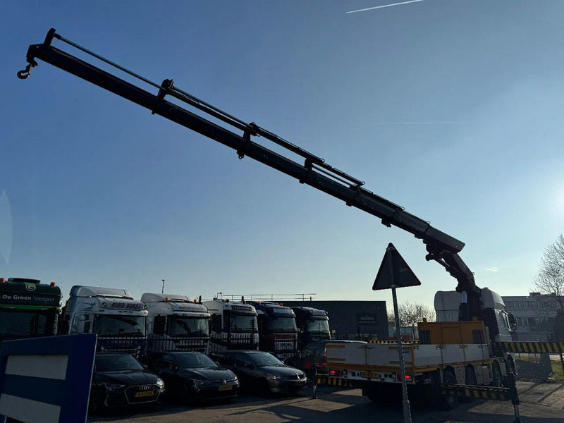 DAF XF 460 8X2 - EURO 6 + HIAB 855 EP-6 + REMOTE + STEERING AXLE - Truk flatbed, Truk derek: gambar 3 DAF XF 460 8X2 - EURO 6 + HIAB 855 EP-6 + REMOTE + STEERING AXLE - Truk flatbed, Truk derek: gambar 3