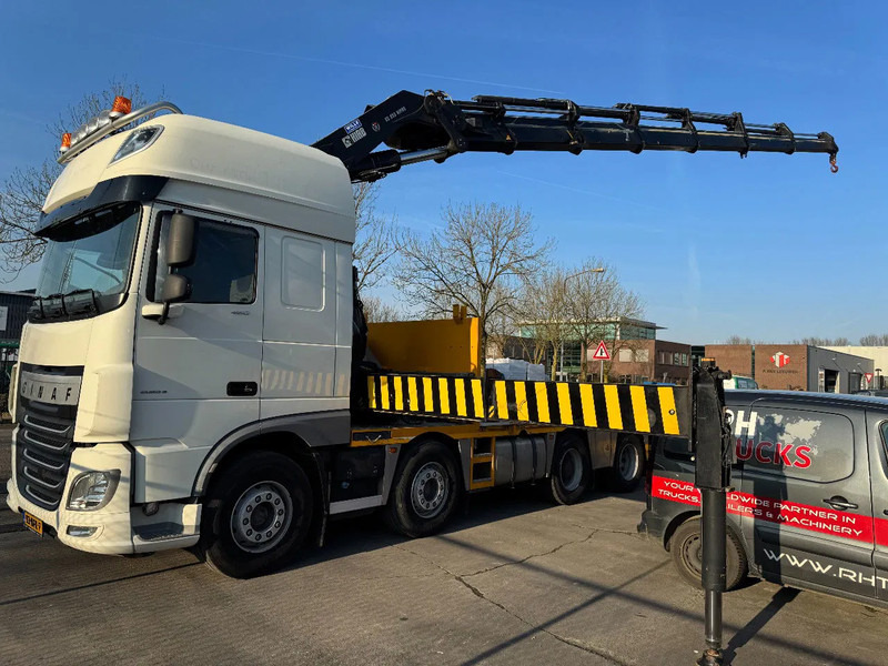 DAF XF 460 8X2 - EURO 6 + HIAB 855 EP-6 + REMOTE + STEERING AXLE - Truk flatbed, Truk derek: gambar 2 DAF XF 460 8X2 - EURO 6 + HIAB 855 EP-6 + REMOTE + STEERING AXLE - Truk flatbed, Truk derek: gambar 2