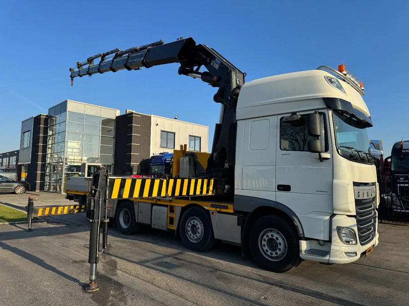 DAF XF 460 8X2 - EURO 6 + HIAB 855 EP-6 + REMOTE + STEERING AXLE - Truk flatbed, Truk derek: gambar 2 DAF XF 460 8X2 - EURO 6 + HIAB 855 EP-6 + REMOTE + STEERING AXLE - Truk flatbed, Truk derek: gambar 2
