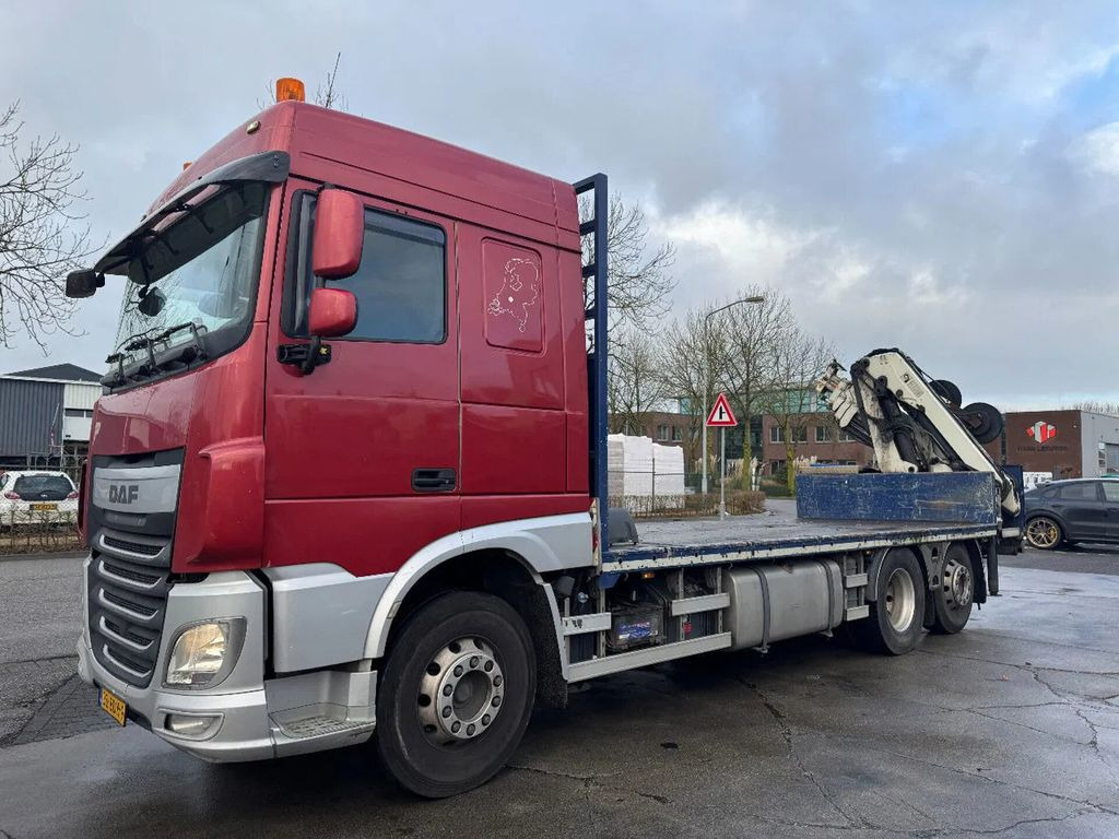 DAF XF 510 6X2 EURO 6 + HIAB 166 HI PRO + REMOTE CON - Truk derek, Truk flatbed: gambar 3 DAF XF 510 6X2 EURO 6 + HIAB 166 HI PRO + REMOTE CON - Truk derek, Truk flatbed: gambar 3