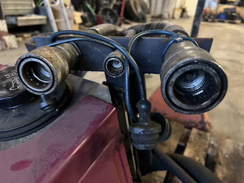 Diversen GARDNER DENVER COMPRESSOR + OMFT PTO - Suku Cadang Mesin untuk Truk: gambar 4 Diversen GARDNER DENVER COMPRESSOR + OMFT PTO - Suku Cadang Mesin untuk Truk: gambar 4