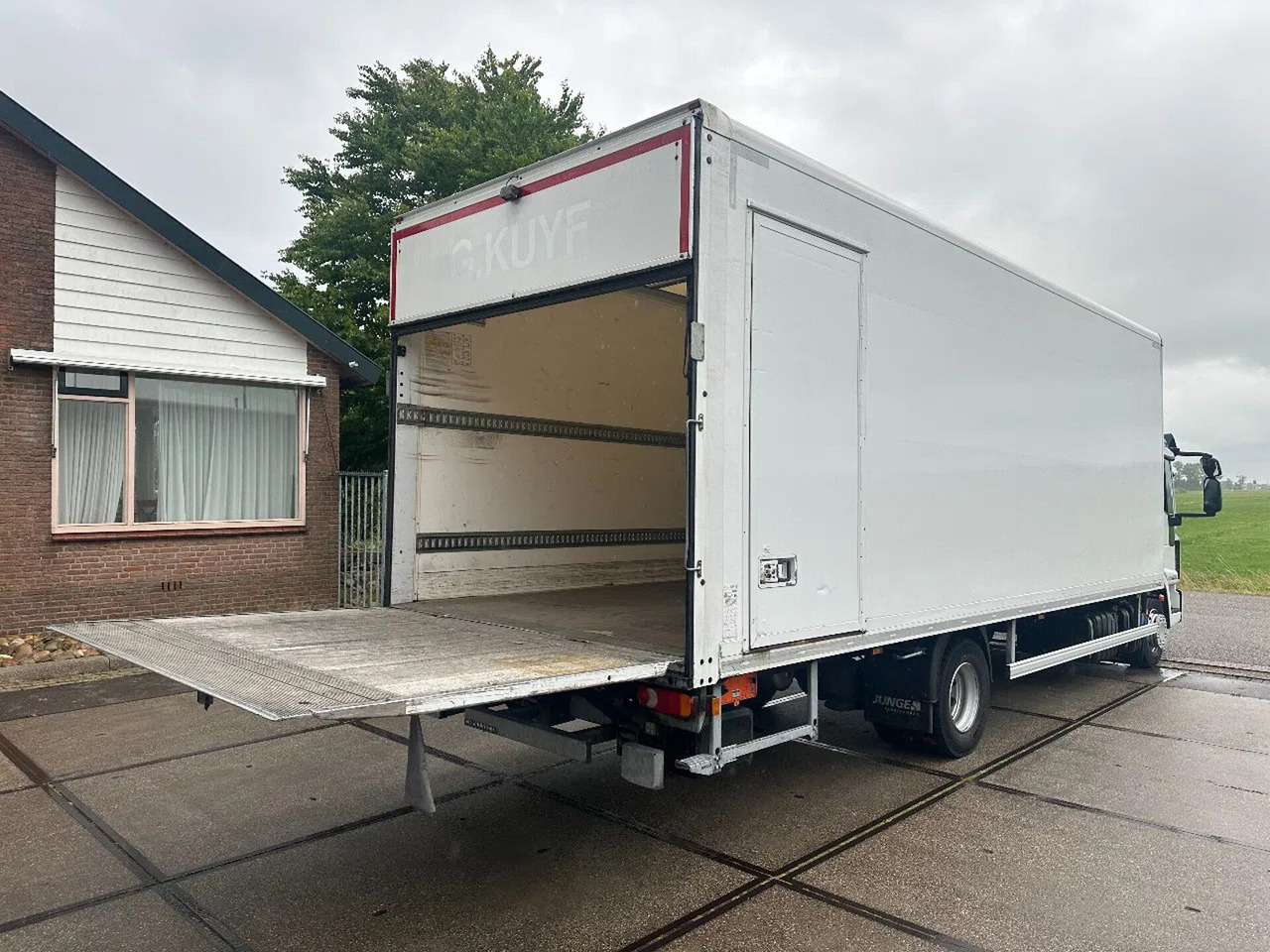 Iveco ML 120 -220 L, DHOLLANDIA LIFT, BOX 726X250X240 - Truk box: gambar 4 Iveco ML 120 -220 L, DHOLLANDIA LIFT, BOX 726X250X240 - Truk box: gambar 4