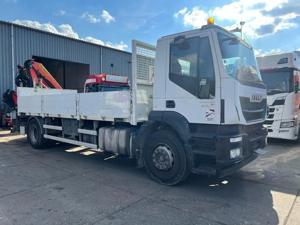Iveco Stralis 310 PALFINGER PK14002 - MOTOR DEFECT - Truk flatbed, Truk derek: gambar 3 Iveco Stralis 310 PALFINGER PK14002 - MOTOR DEFECT - Truk flatbed, Truk derek: gambar 3