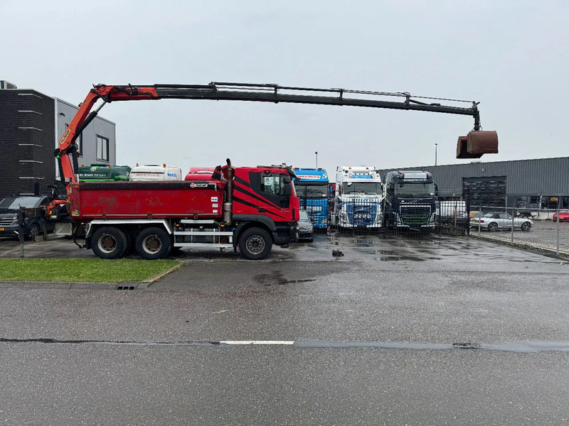 Iveco Trakker 500 6X4 EURO 6 KIPPER + PALFINGER PK18002 FULL STEEL - Truk derek: gambar 4 Iveco Trakker 500 6X4 EURO 6 KIPPER + PALFINGER PK18002 FULL STEEL - Truk derek: gambar 4