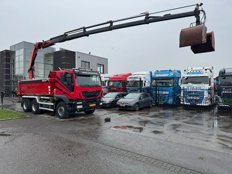 Iveco Trakker 500 6X4 EURO 6 KIPPER + PALFINGER PK18002 FULL STEEL - Truk jungkit, Truk derek: gambar 3 Iveco Trakker 500 6X4 EURO 6 KIPPER + PALFINGER PK18002 FULL STEEL - Truk jungkit, Truk derek: gambar 3