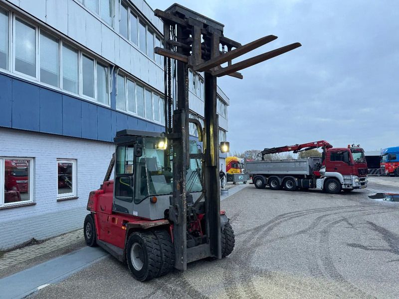 Kalmar DCF 80-9 8000 KG 3500 MM LIFT HEIGHT FORK POSITIONER - Forklift diesel: gambar 3 Kalmar DCF 80-9 8000 KG 3500 MM LIFT HEIGHT FORK POSITIONER - Forklift diesel: gambar 3