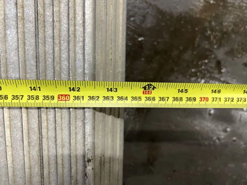 Altec OPRIJPLATEN (RAMPEN) 3,65 METER LANG - Lampiran: gambar 4 Altec OPRIJPLATEN (RAMPEN) 3,65 METER LANG - Lampiran: gambar 4