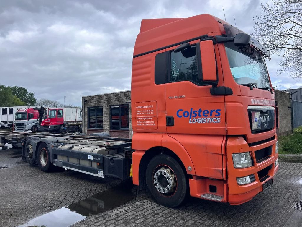 MAN TGX 26.440 XLX 6X2 EURO 5 - BDF CHASSIS + RETARD - Pengangkut kontainer/ Container truck: gambar 3 MAN TGX 26.440 XLX 6X2 EURO 5 - BDF CHASSIS + RETARD - Pengangkut kontainer/ Container truck: gambar 3