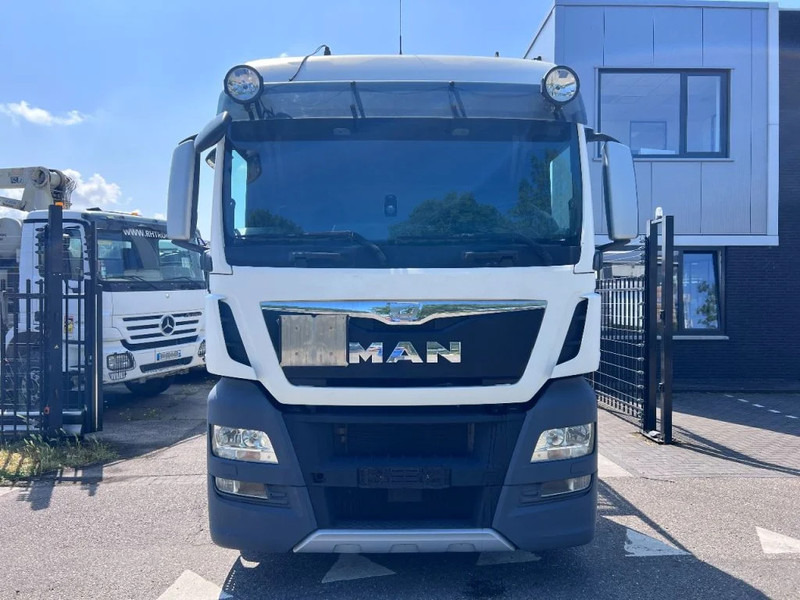 MAN TGX 26.560 6X2 EURO 6 - 11.500L VACUUM CLEANER - 2 COMPARTIMENTEN + INTARDER - Truk vakum: gambar 2 MAN TGX 26.560 6X2 EURO 6 - 11.500L VACUUM CLEANER - 2 COMPARTIMENTEN + INTARDER - Truk vakum: gambar 2