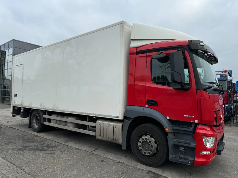 Mercedes-Benz Antos 1924 - 4 UNITS! - 4X2 + EURO 6 + DHOLLANDIA LIFT - Truk box: gambar 3 Mercedes-Benz Antos 1924 - 4 UNITS! - 4X2 + EURO 6 + DHOLLANDIA LIFT - Truk box: gambar 3