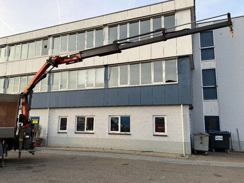 Scania G370 4X4 EURO 6 + 3-SIDE TIPPER + PALFINGER PK9002 + REMOTE - Truk derek: gambar 4 Scania G370 4X4 EURO 6 + 3-SIDE TIPPER + PALFINGER PK9002 + REMOTE - Truk derek: gambar 4