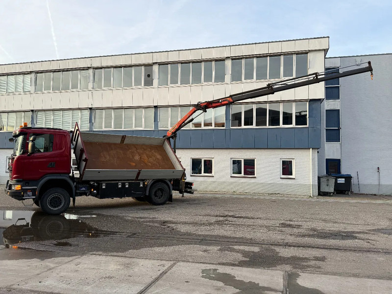 Scania G370 4X4 EURO 6 + 3-SIDE TIPPER + PALFINGER PK9002 + REMOTE - Truk jungkit, Truk derek: gambar 3 Scania G370 4X4 EURO 6 + 3-SIDE TIPPER + PALFINGER PK9002 + REMOTE - Truk jungkit, Truk derek: gambar 3
