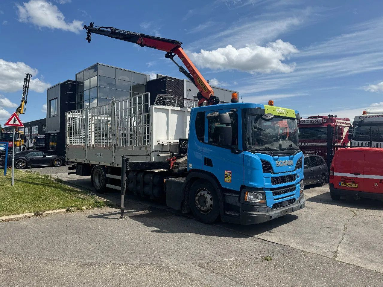 Scania P280 4X2 EURO 6 PALFINGER PK12002 + REMOTE CONTR - Truk flatbed, Truk derek: gambar 1 Scania P280 4X2 EURO 6 PALFINGER PK12002 + REMOTE CONTR - Truk flatbed, Truk derek: gambar 1