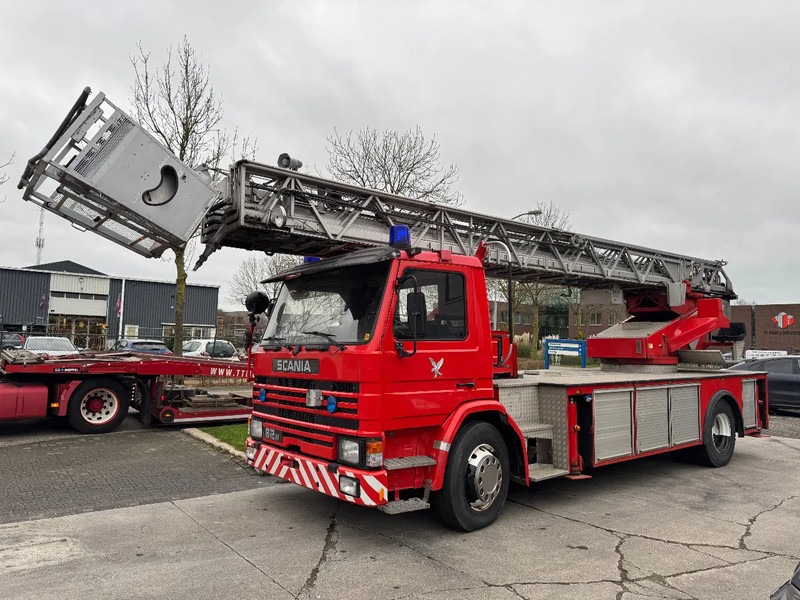 Scania P82 4X2 - FIRE TRUCK - 30M LIFT - Truk pemadam kebakaran: gambar 1 Scania P82 4X2 - FIRE TRUCK - 30M LIFT - Truk pemadam kebakaran: gambar 1