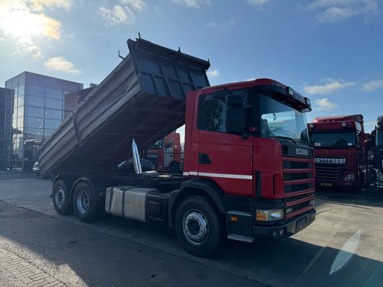 Scania R124-470 6X2 KIPPER EURO 3 - Truk jungkit: gambar 2 Scania R124-470 6X2 KIPPER EURO 3 - Truk jungkit: gambar 2