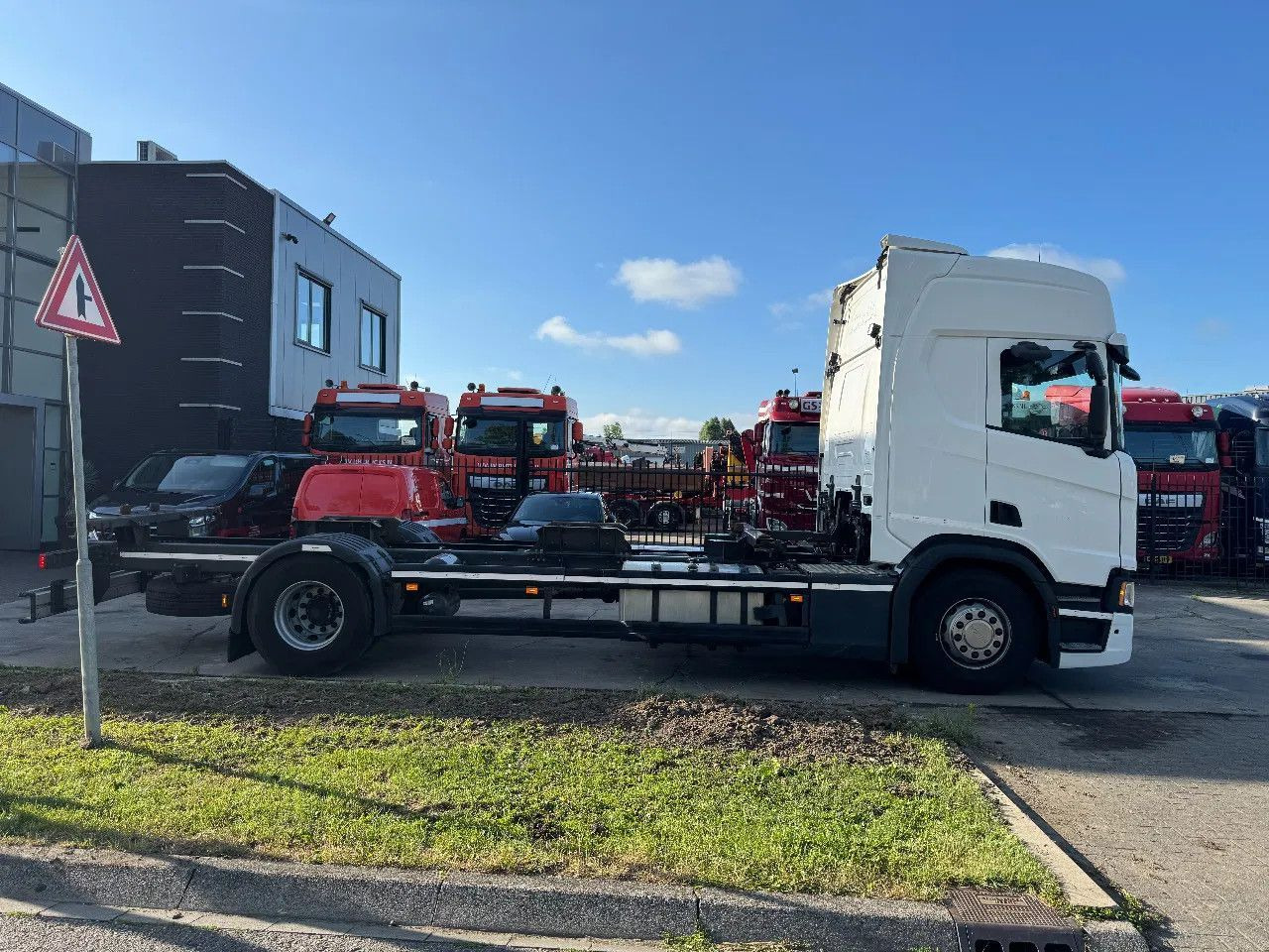 Scania R410 EURO 6 NGS BDF CHASSIS - Pengangkut kontainer/ Container truck: gambar 4 Scania R410 EURO 6 NGS BDF CHASSIS - Pengangkut kontainer/ Container truck: gambar 4