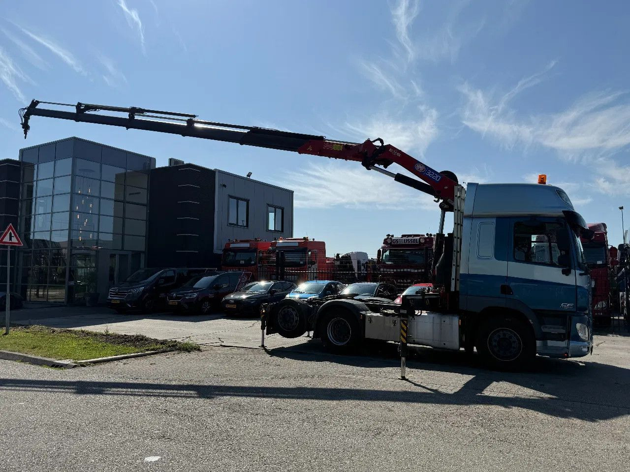 DAF CF 440 6X2 EURO 6 + HMF 3220-K5 REMOTE 5E & 6E F - Tractor head: gambar 3 DAF CF 440 6X2 EURO 6 + HMF 3220-K5 REMOTE 5E & 6E F - Tractor head: gambar 3