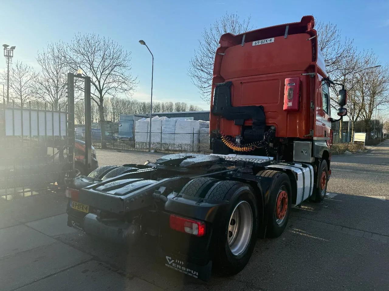DAF CF 460 6X2 - EURO 6 + LIFT/STEERING AXLE DAF CF 460 6X2 - EURO 6 + LIFT/STEERING AXLE - Tractor head: gambar 5 DAF CF 460 6X2 - EURO 6 + LIFT/STEERING AXLE DAF CF 460 6X2 - EURO 6 + LIFT/STEERING AXLE - Tractor head: gambar 5