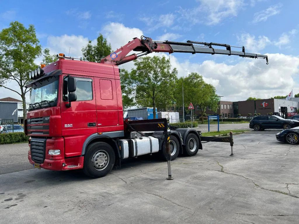 DAF XF 105.460 6X4 EURO 5 + HMF 4220 K6 + REMOTE CON - Tractor head: gambar 1 DAF XF 105.460 6X4 EURO 5 + HMF 4220 K6 + REMOTE CON - Tractor head: gambar 1