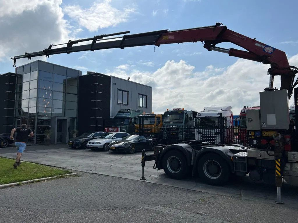 DAF XF 105.460 6X4 EURO 5 + HMF 4220 K6 + REMOTE CON - Tractor head: gambar 4 DAF XF 105.460 6X4 EURO 5 + HMF 4220 K6 + REMOTE CON - Tractor head: gambar 4