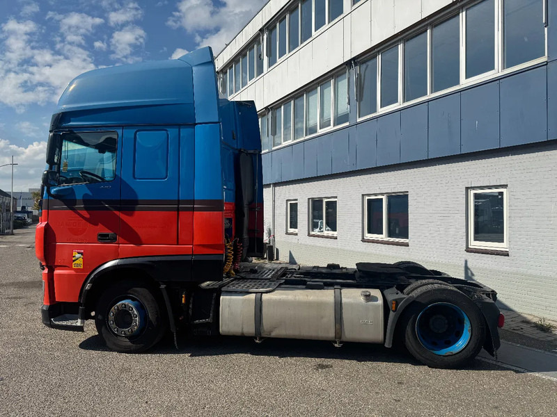 DAF XF 440 4X2 EURO 6 MEGA - Tractor head: gambar 4 DAF XF 440 4X2 EURO 6 MEGA - Tractor head: gambar 4