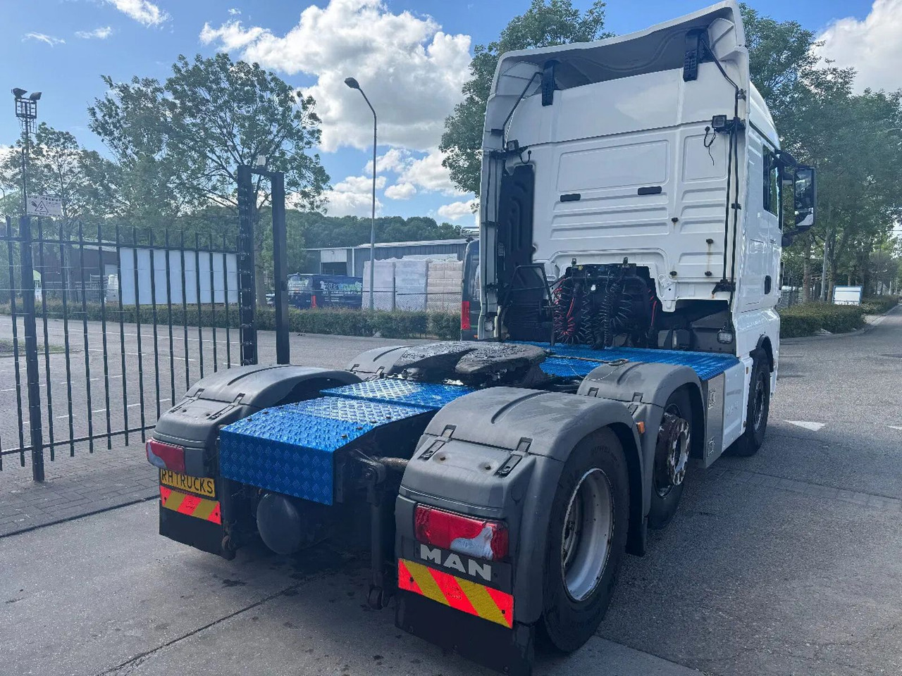 MAN TGX 26.480 6X2 EURO 6 SPOILERS AUTOMATIC - Tractor head: gambar 5 MAN TGX 26.480 6X2 EURO 6 SPOILERS AUTOMATIC - Tractor head: gambar 5