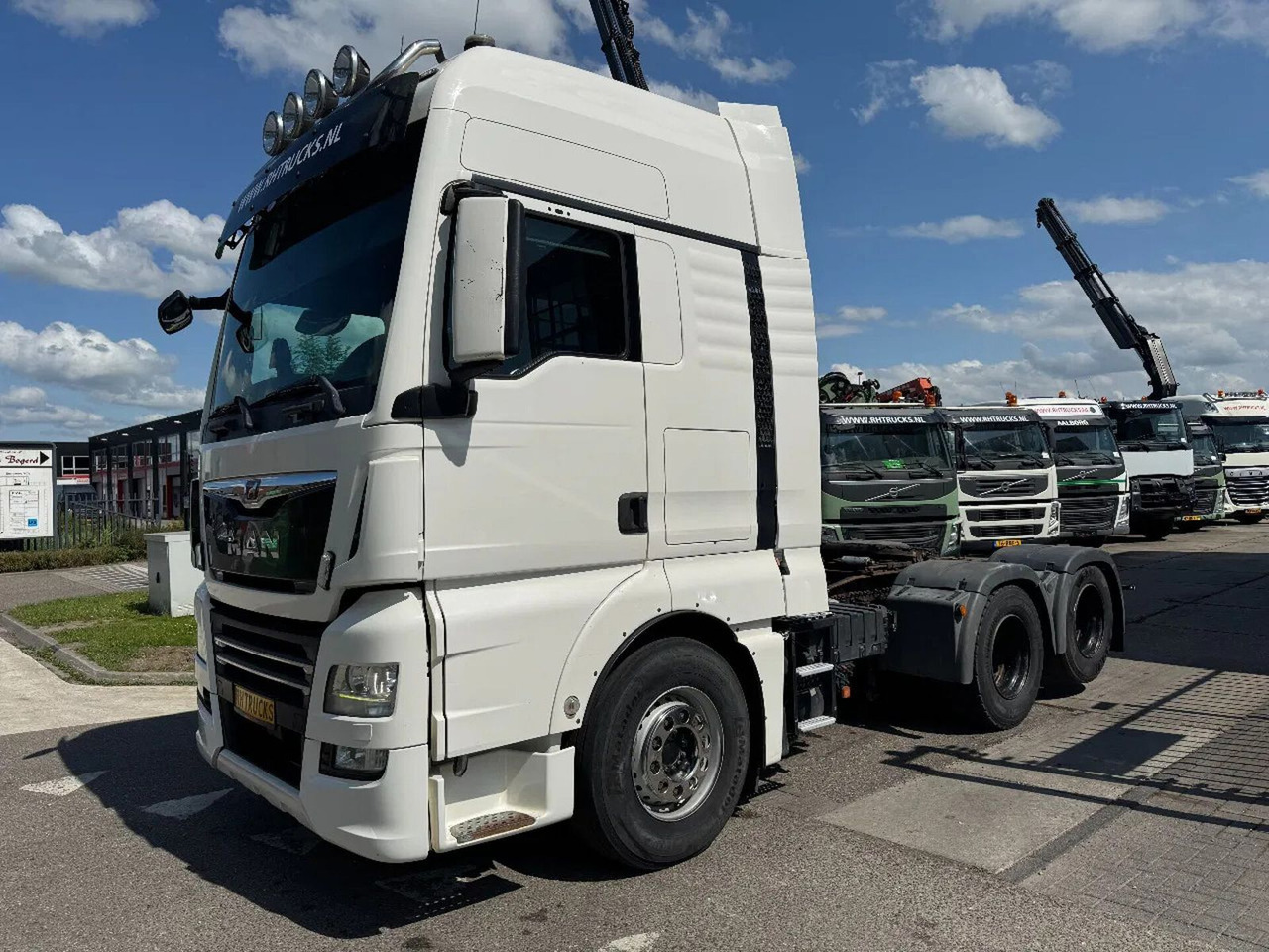 MAN TGX 28.500 6X2 EURO 6 RETARDER DOUBLE AIR - Tractor head: gambar 1 MAN TGX 28.500 6X2 EURO 6 RETARDER DOUBLE AIR - Tractor head: gambar 1
