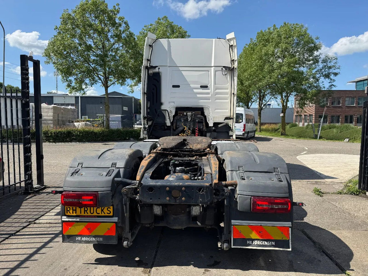 MAN TGX 28.500 6X2 EURO 6 RETARDER DOUBLE AIR - Tractor head: gambar 5 MAN TGX 28.500 6X2 EURO 6 RETARDER DOUBLE AIR - Tractor head: gambar 5