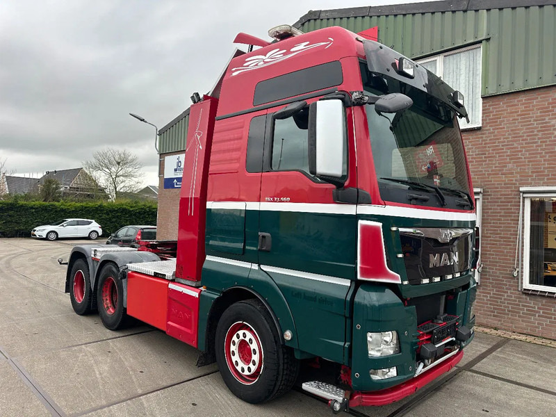 MAN TGX 33.560 6X4 ONLY 290400 KM, 113 TON - Tractor head: gambar 4 MAN TGX 33.560 6X4 ONLY 290400 KM, 113 TON - Tractor head: gambar 4
