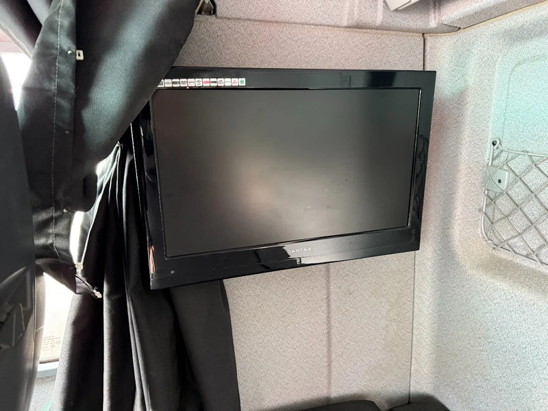 Tractor head MAN TGX 41.540 8X4 170 TON+ RETARDER + PTO HYDRAULICS - ONLY 182.827 KM: gambar 16 Tractor head MAN TGX 41.540 8X4 170 TON+ RETARDER + PTO HYDRAULICS - ONLY 182.827 KM: gambar 16