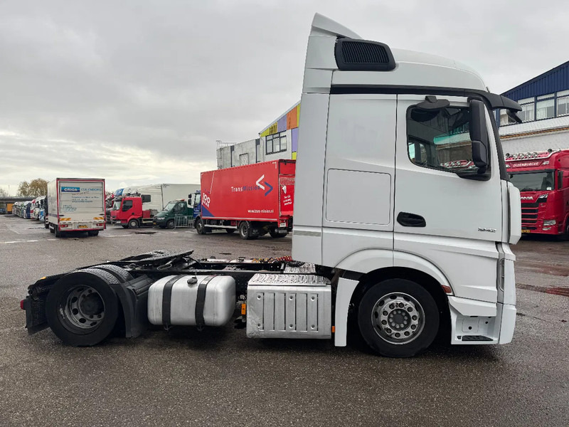 Mercedes-Benz Actros 1842 4X2 EURO 6 MEGA DOUBLE TANK - Tractor head: gambar 4 Mercedes-Benz Actros 1842 4X2 EURO 6 MEGA DOUBLE TANK - Tractor head: gambar 4