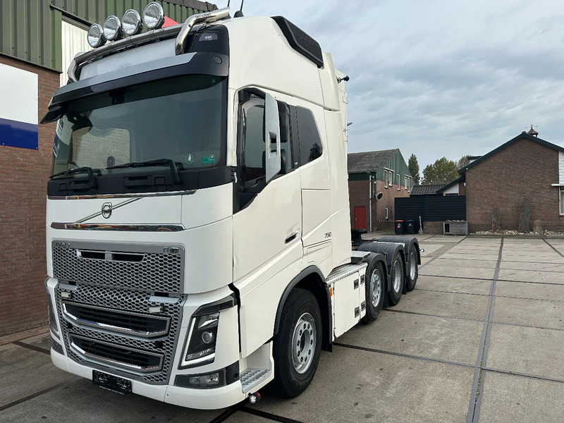 Volvo FH 16.750 8X4, 180 TON POWER STEERING HYDRAULIC - Tractor head: gambar 2 Volvo FH 16.750 8X4, 180 TON POWER STEERING HYDRAULIC - Tractor head: gambar 2