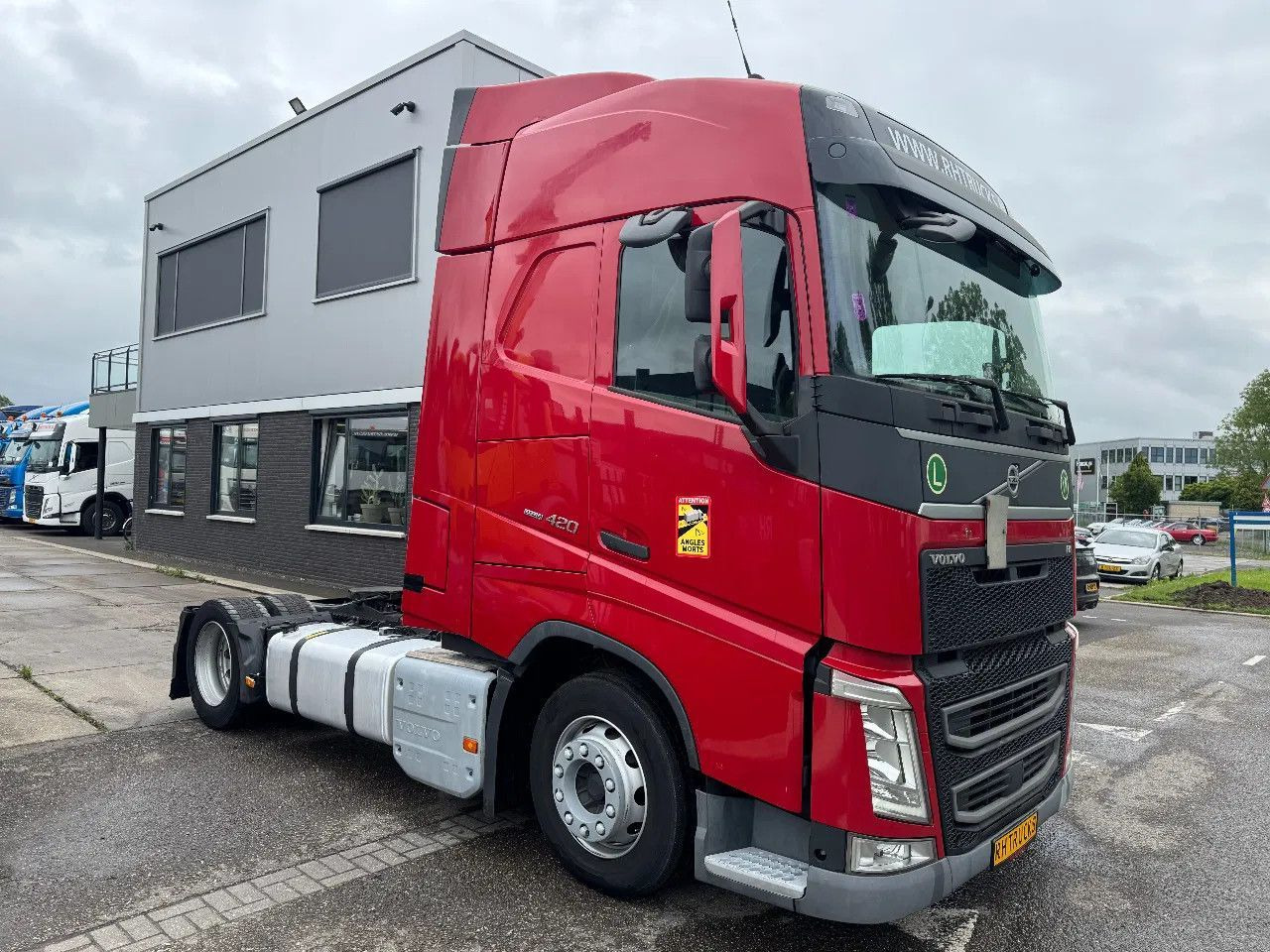 Volvo FH 420 4X2 - EURO 6 + LOW DECK - Tractor head: gambar 3 Volvo FH 420 4X2 - EURO 6 + LOW DECK - Tractor head: gambar 3