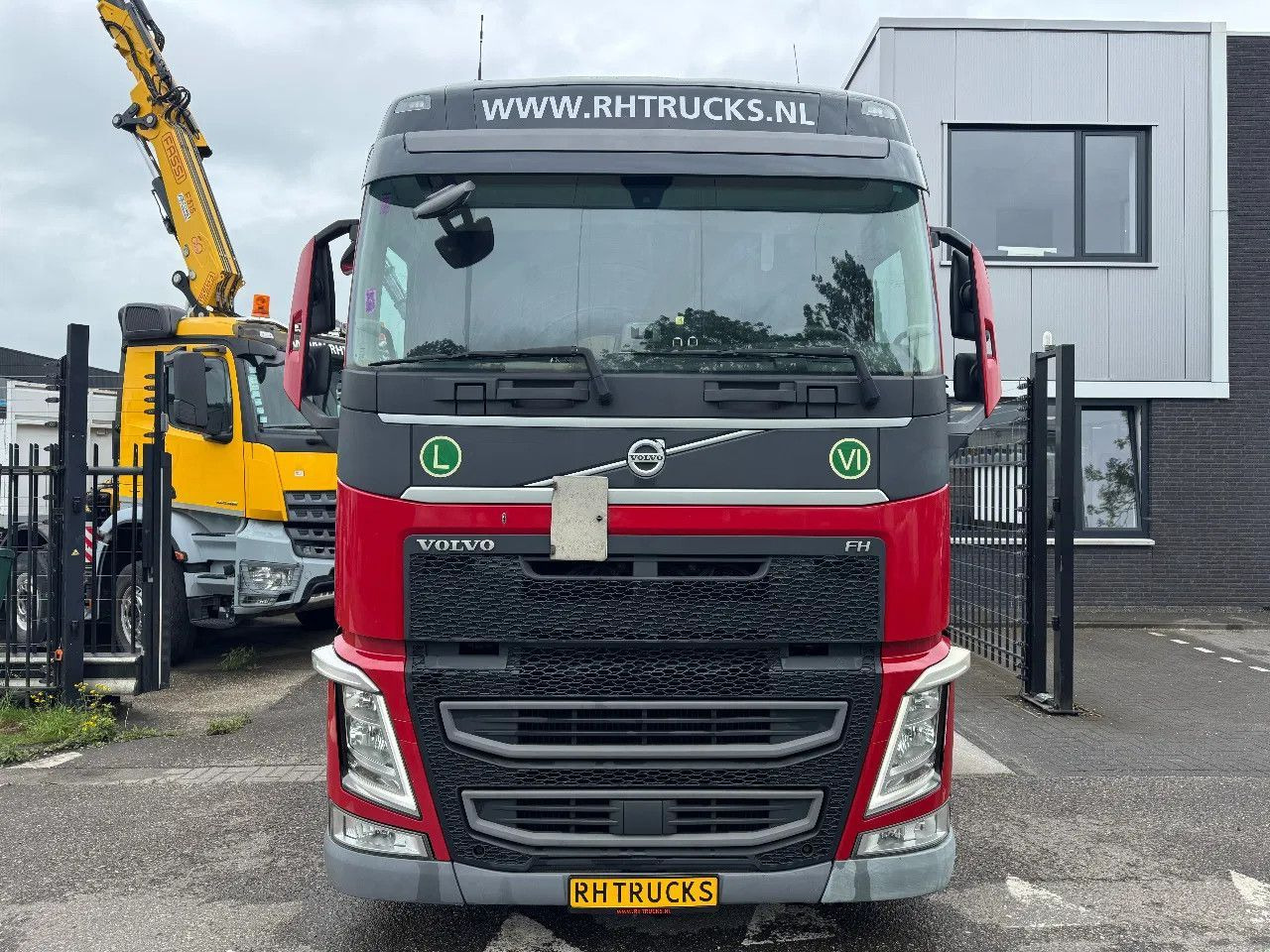 Volvo FH 420 4X2 - EURO 6 + LOW DECK - Tractor head: gambar 2 Volvo FH 420 4X2 - EURO 6 + LOW DECK - Tractor head: gambar 2