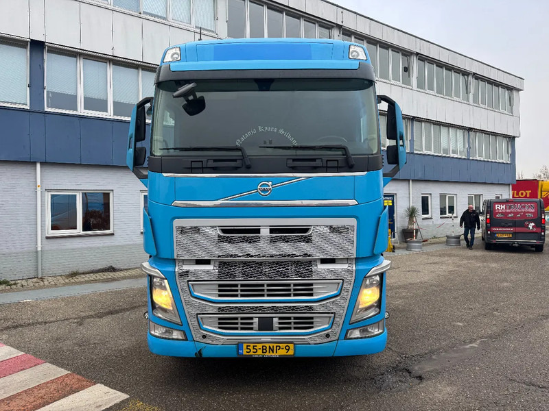 Volvo FH 460 4X2 EURO 6 LNG + DIESEL TÜV TILL 08-2026 - Tractor head: gambar 2 Volvo FH 460 4X2 EURO 6 LNG + DIESEL TÜV TILL 08-2026 - Tractor head: gambar 2