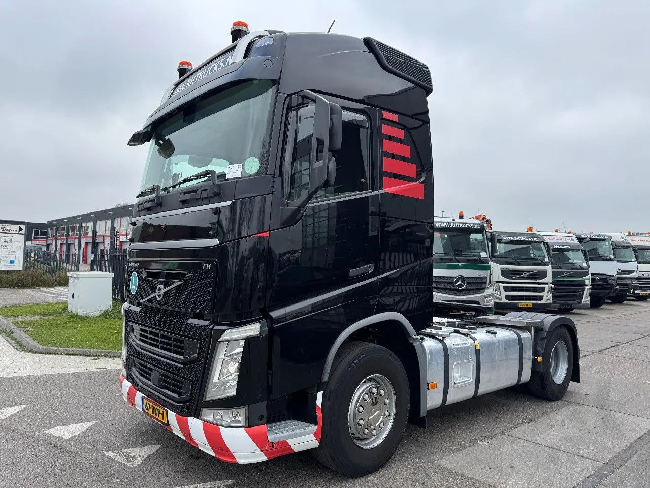 Volvo FH 460 4X2 EURO 6 PARK COOL 2 UNITS - Tractor head: gambar 2 Volvo FH 460 4X2 EURO 6 PARK COOL 2 UNITS - Tractor head: gambar 2