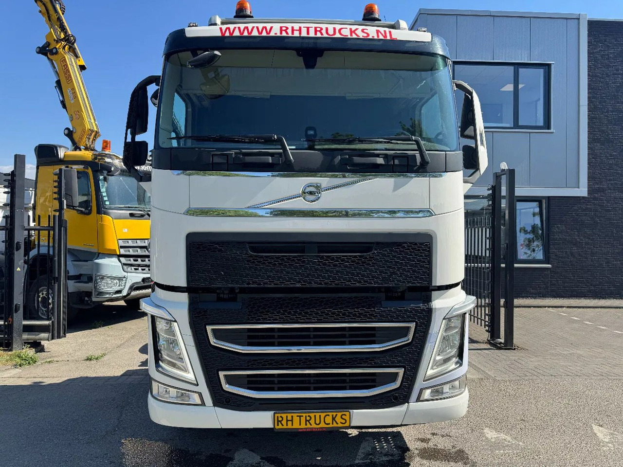 Volvo FH 460 6X2 - EURO 6 + LIFTING AXLE - Tractor head: gambar 2 Volvo FH 460 6X2 - EURO 6 + LIFTING AXLE - Tractor head: gambar 2